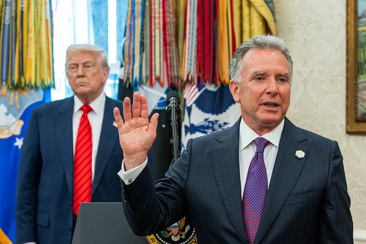 Решение по Украине: вот зачем Трамп посылает в Россию спецпосланника Уиткоффа