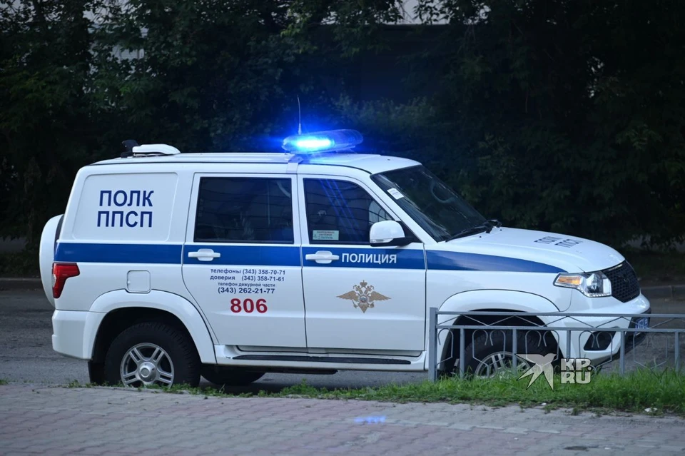 Дебошира задержали сотрудники полиции и доставили в территориальный ОВД