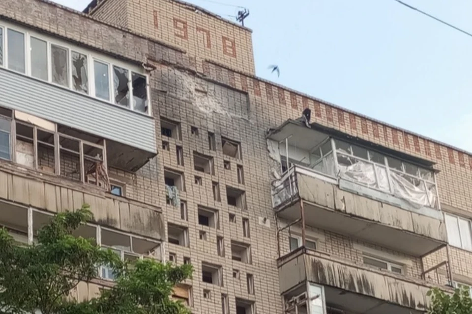 Многочисленные жилые здания пострадали от налетов ВСУ 3 августа. Фото: тг-канал Владимира Сальдо