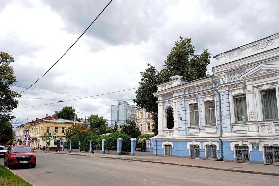 Протяженность Малой Покровской составляет всего 702 метра.