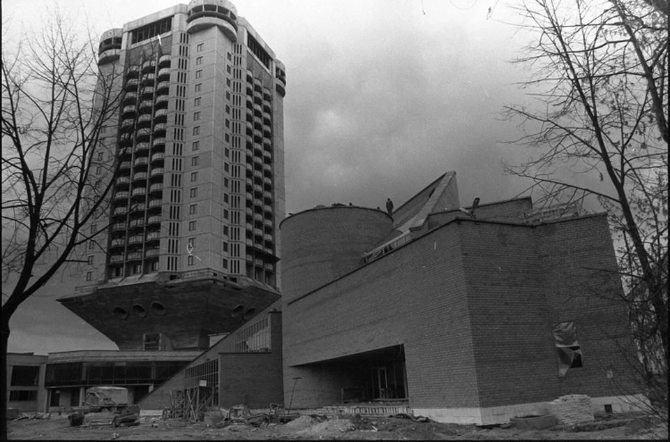 Замороженная рюмка. 1993 год. Фото: ГАТО