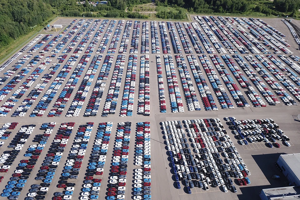 За самый жаркий месяц лета покупателей нашли свыше 120 тысяч легковых авто. Это рекорд нынешнего года