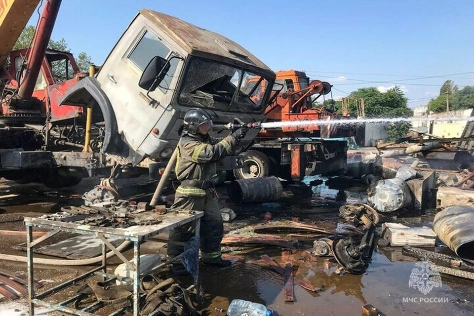 Пострадавшие направлены в медучреждение для госпитализации. Фото: МЧС Севастополя/Tg