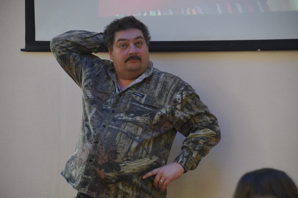 Признанного иноагентом писателя Быкова* объявили в международный розыск.