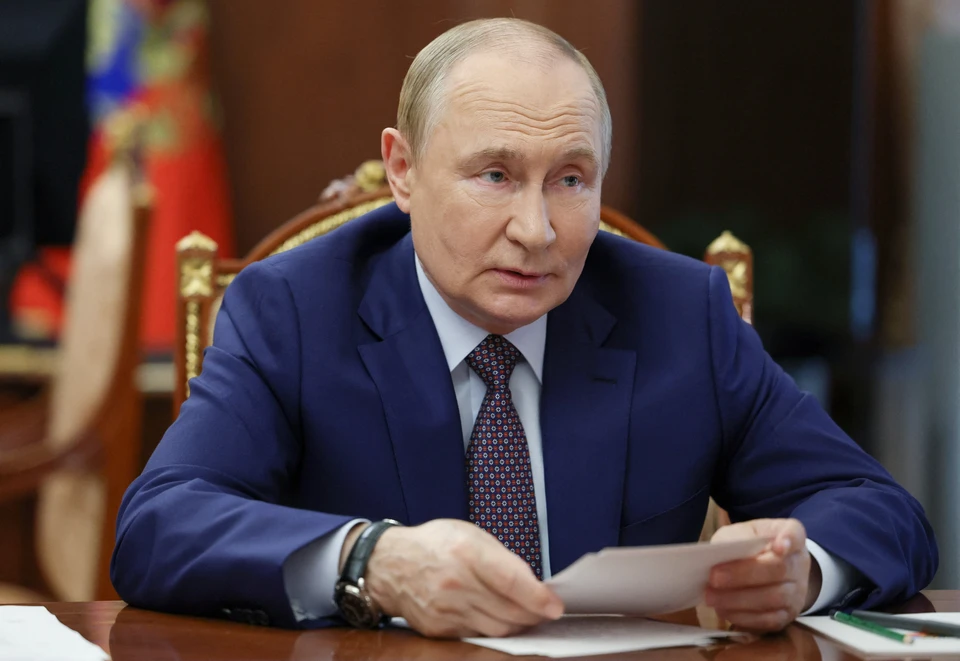 Путин прилетел в Магадан для осмотра ряда объектов и встречи с губернатором