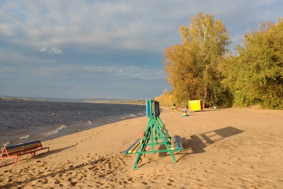 Днем будет тепло, но дожди также возможны.