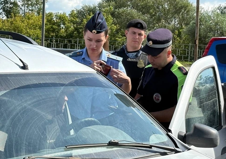 Неплательщиков в транспортном потоке находит специальная программа «Дорожный пристав». Фото: УФССП России по Рязанской области.