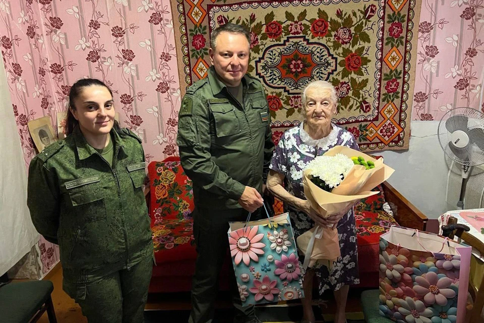 Следователи Херсонщины навестили 100-летнюю бывшую узницу концлагеря Фото: следственное управление СК России по ХО