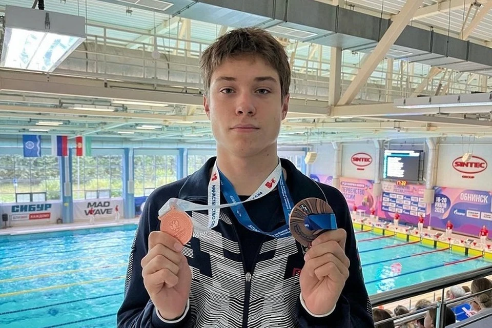 18-летний пловец из Тольятти выиграл золото и установил новый мировой рекорд в Румынии / Фото: МБУДО СШОР №10 «Олимп»/vk.com