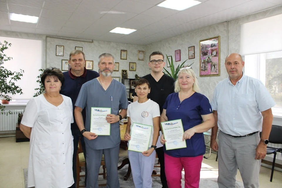 Медикам-добровольцам из Кузбасса вручили благодарности в Горловке. Фото: ТГ/Приходько