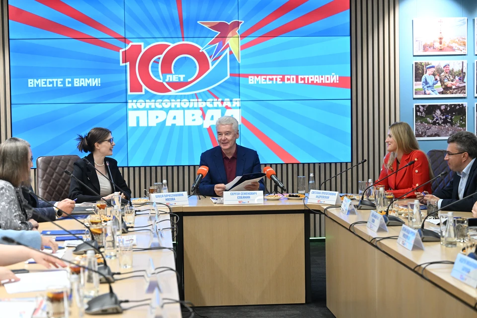 Собянин отметил, что в Москве сейчас более 400 машин на тысячу населения