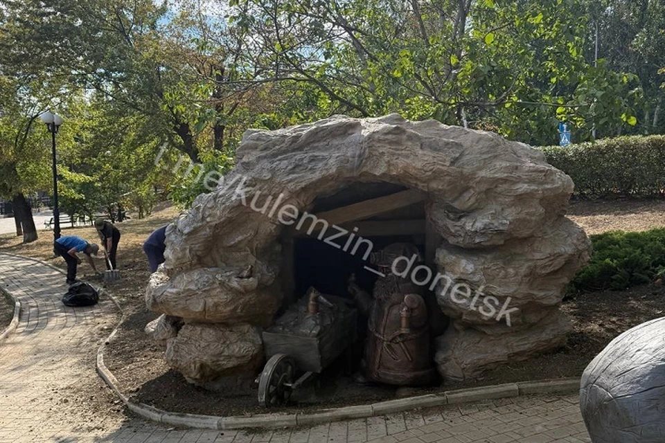 В Донецке на набережной Кальмиуса установили новый арт-объект. Фото: ТГ/Кулемзин