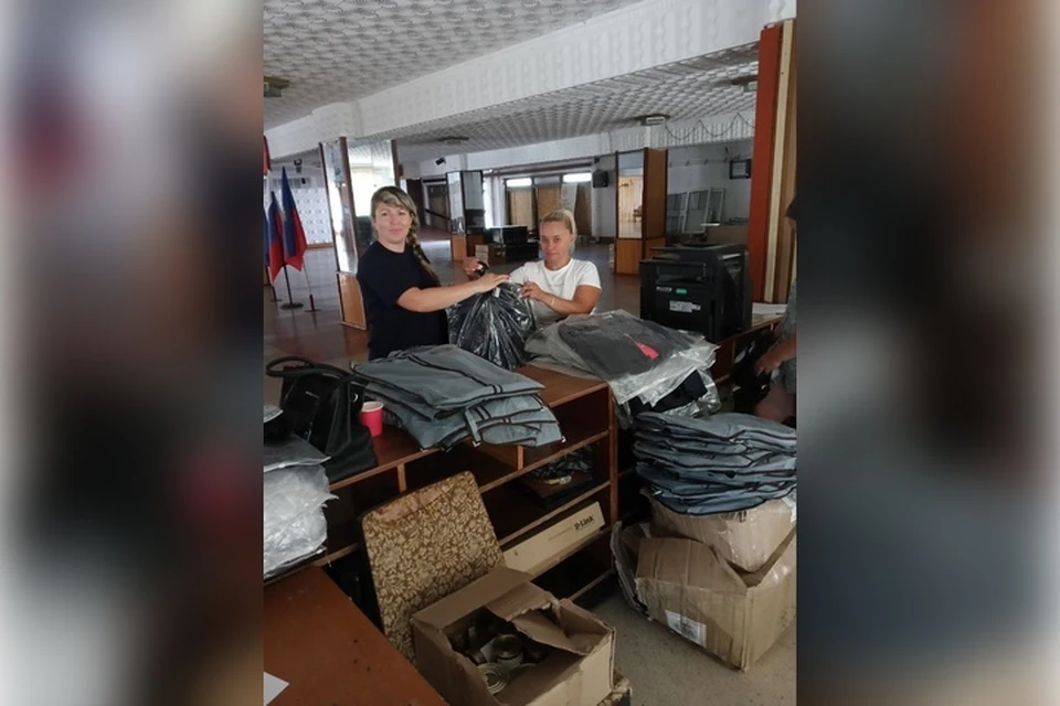 Почти две тысячи комплектов школьной формы бесплатно получили дети Каховского округа. Фото: тг-канал Павла Филипчука