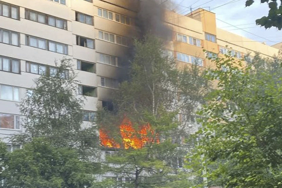 Огонь охватил квартиру в Кировском районе. Фото: t.me/Megapolisonline