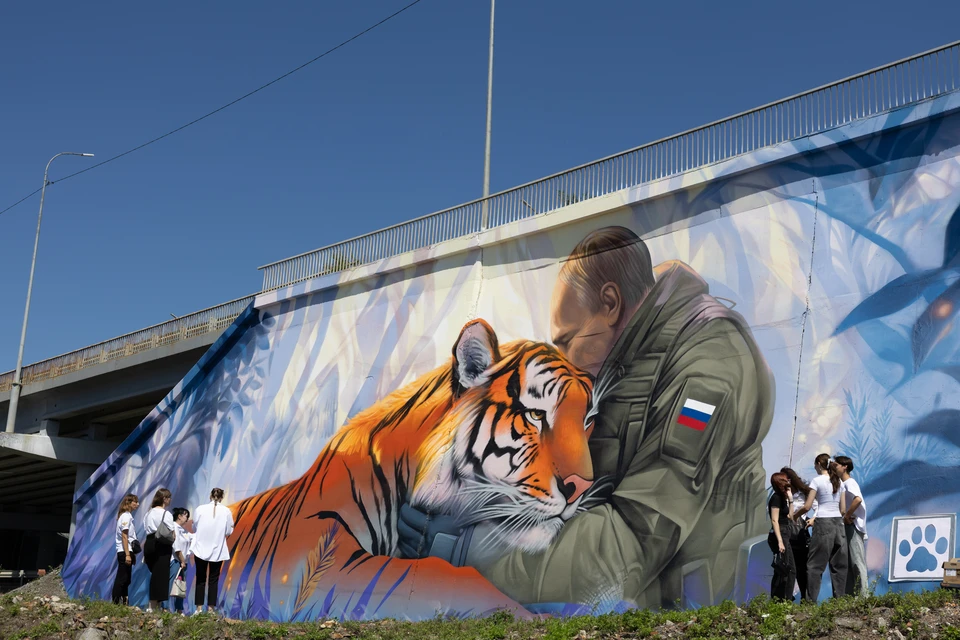 Идея принадлежит известному художнику из Санкт-Петербурга, который родился на Дальнем Востоке.