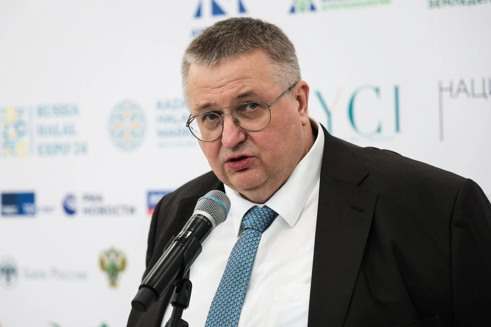 Оверчук заявил, что для Москвы очень важно сотрудничество в экономической сфере с Баку