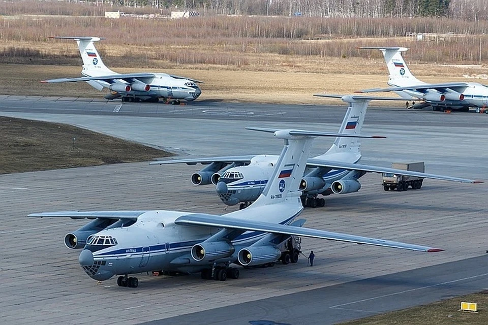 Самолет Ил-76 совершил аварийную посадку в Черемшанка под Красноярском