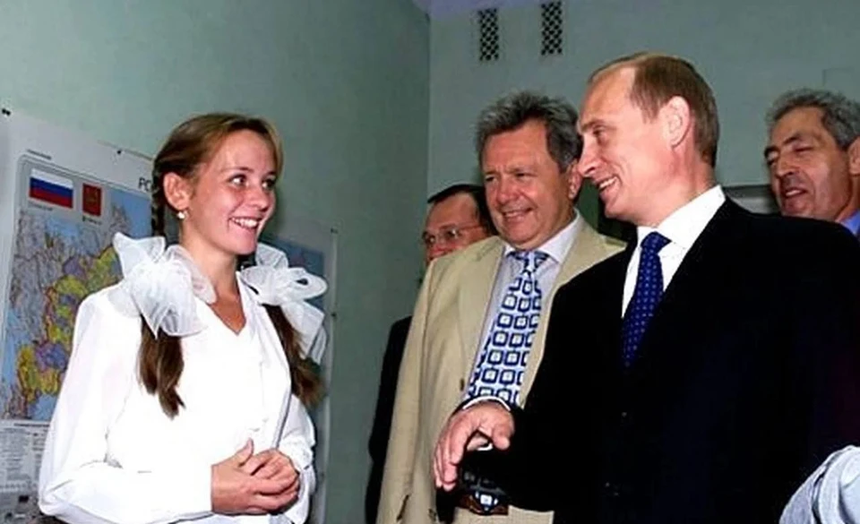 Отличница Ольга Васильева 25 лет назад встречала президента Владимира Путина в своей сельской школе