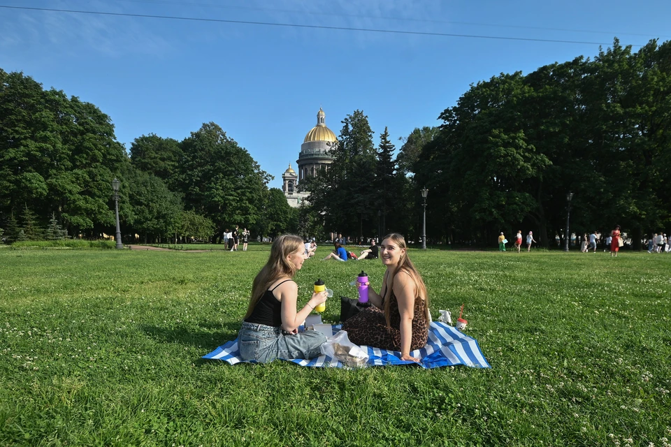 Осень в Петербурге откладывается!