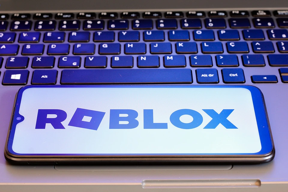 Мошенники активно применяют психологическое давление, чтобы вынудить их сделать то, что им нужно.