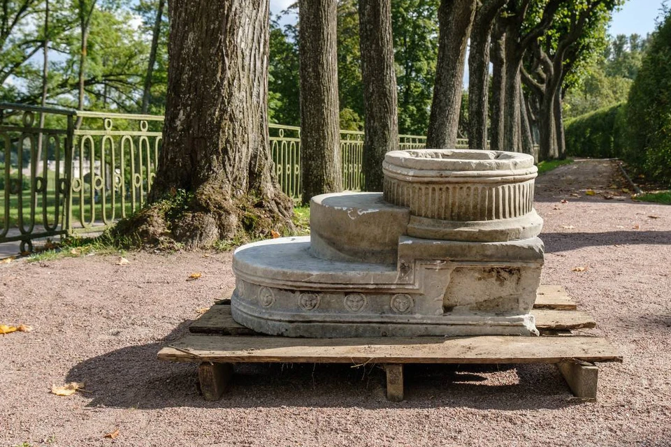 Пьедестал богини Цереры обнаружили в Гатчине. Фото: t.me/gatchina_palace