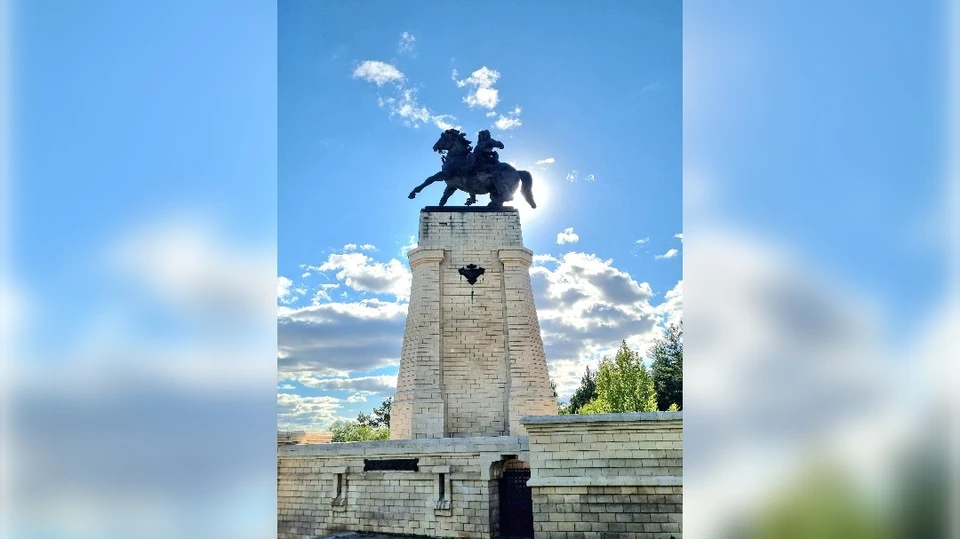 Памятник планируют привести в порядок в течение месяца.