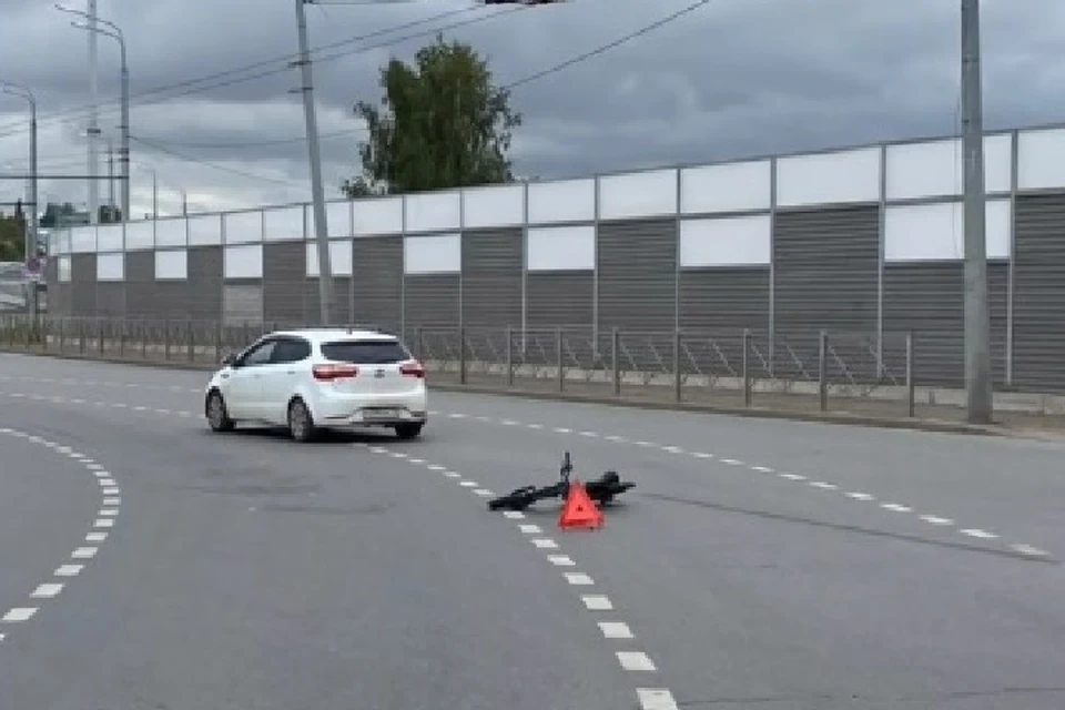 Утверждается, что мужчине на двухколесном транспорте в нарушении ПДД не уступили дорогу. Фото: ГИБДД Казани.