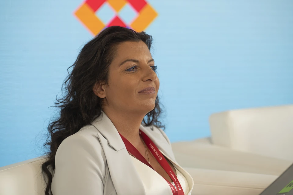 Симоньян назвала СВО крупнейшей битвой РФ за право оставаться собой