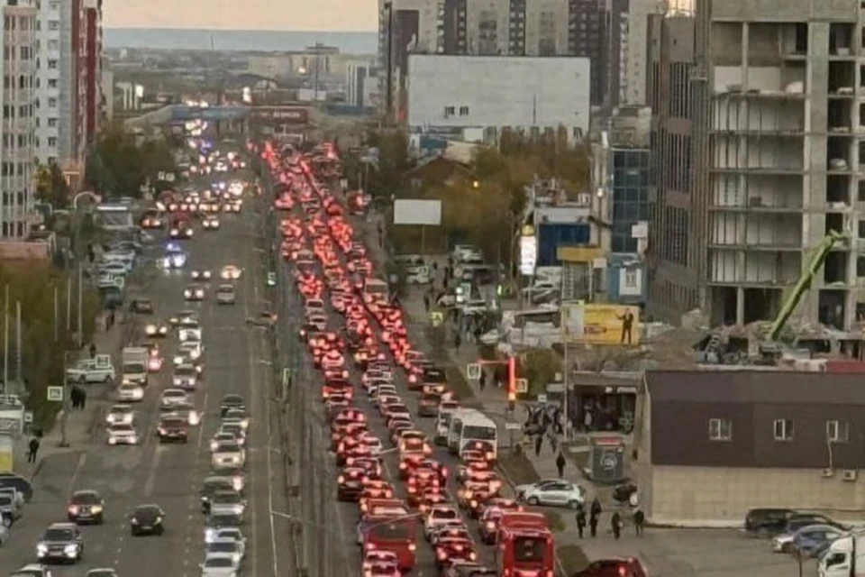 Пятничную пробку в Якутске объяснил глава города. Фото: телеграм-канал Евгения Григорьева