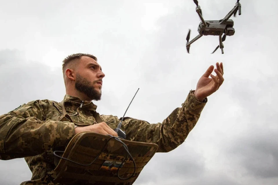 РИА Новости: ВСУ испытывают острую нехватку дронов на передовой