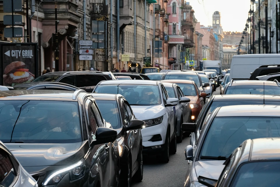 В целом по городу пробки находятся на уровне 3 баллов.