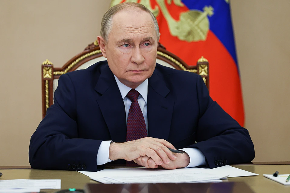 Владимир Путин в Кремле во время совещания с членами правительства РФ в режиме видеоконференции. Фото: Вячеслав Прокофьев/ТАСС