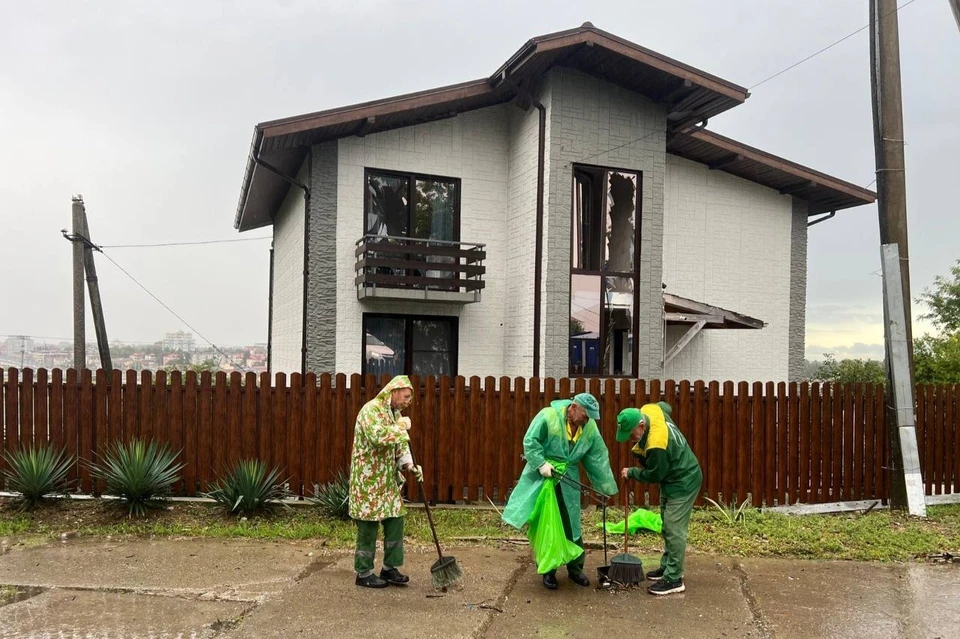 К ликвидации последствий атаки БПЛА приступили оперативно. Фото: пресс-служба администрации Сочи