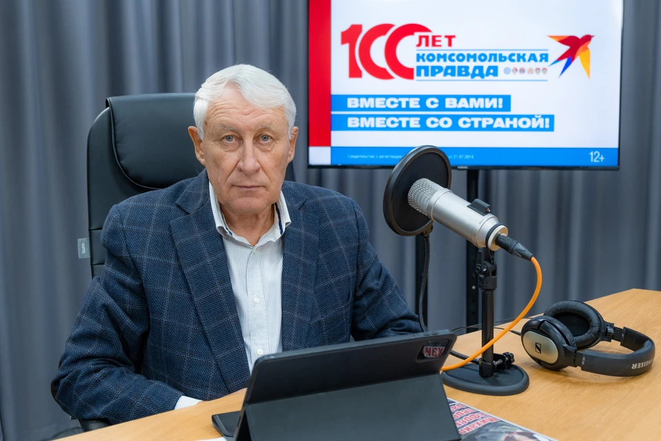 Геннадий Подлесный в студии радио КП