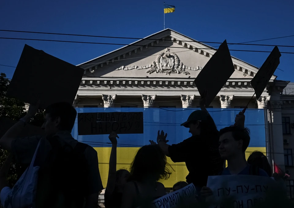 В протестах в Одессе вместе с активистами участвовала группа военных