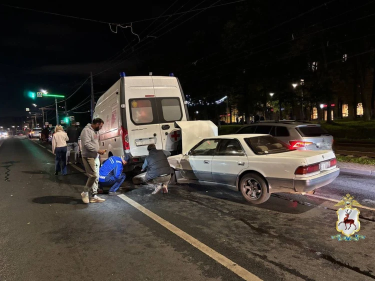 Шесть автомобилей и скорая столкнулись на проспекте Гагарина в Нижнем Новгороде