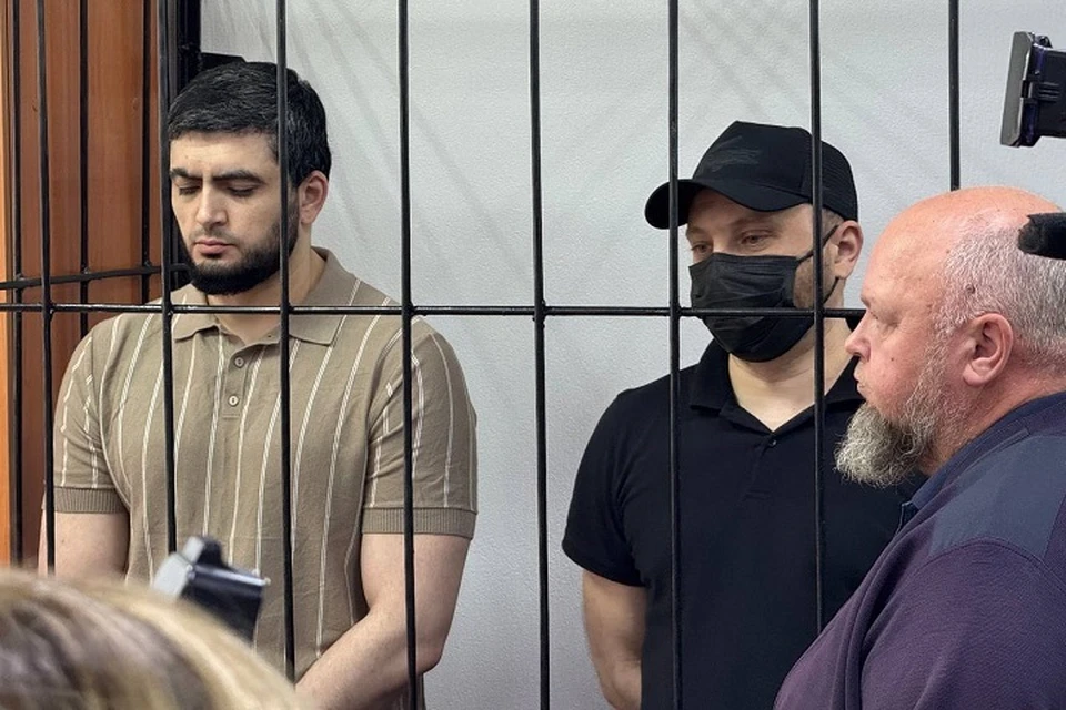 Анар Гусейнов и Артем Айрапетян застыли в шоке после оглашения приговора.