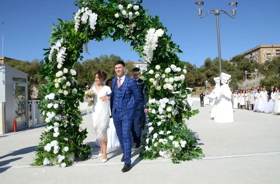 Теперь волгоградцы смогут устраивать выездные регистрации брака в популярных локациях.
