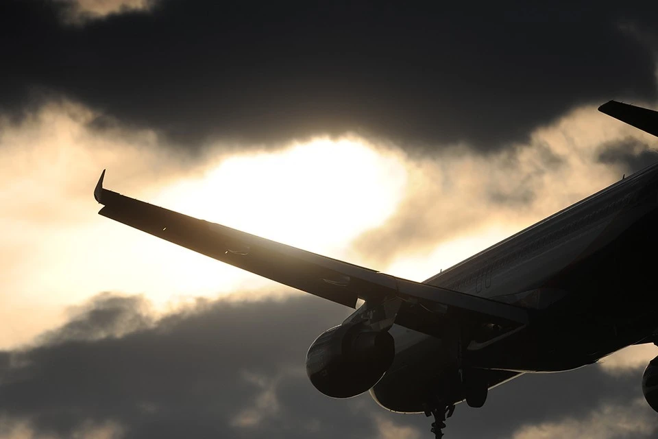 Российский самолёт столкнулся с другим судном при подготовке к вылету