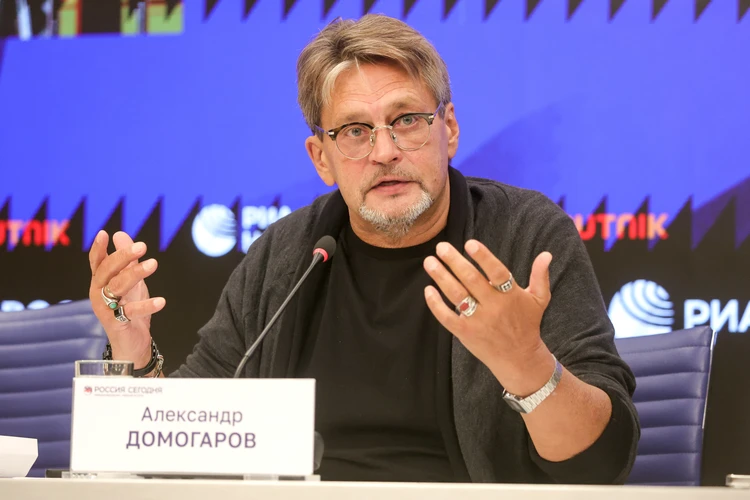 «Это будет как удар хлыстом» - Александр Домогаров рассказал о новой работе в Театре Армии