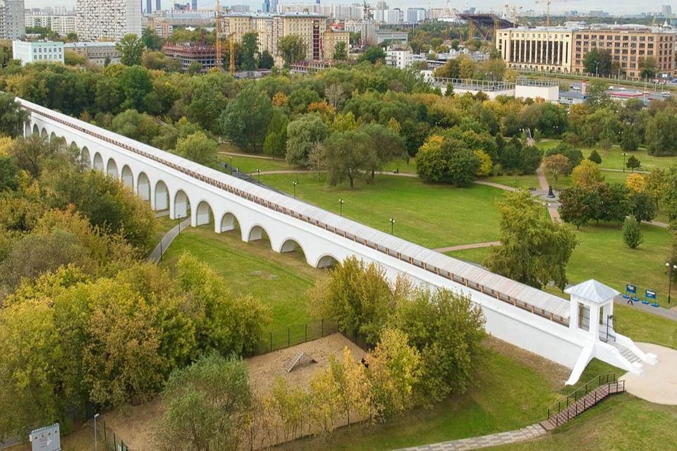 Ростокинскому акведуку вернули исторический облик. Фото: mos.ru.