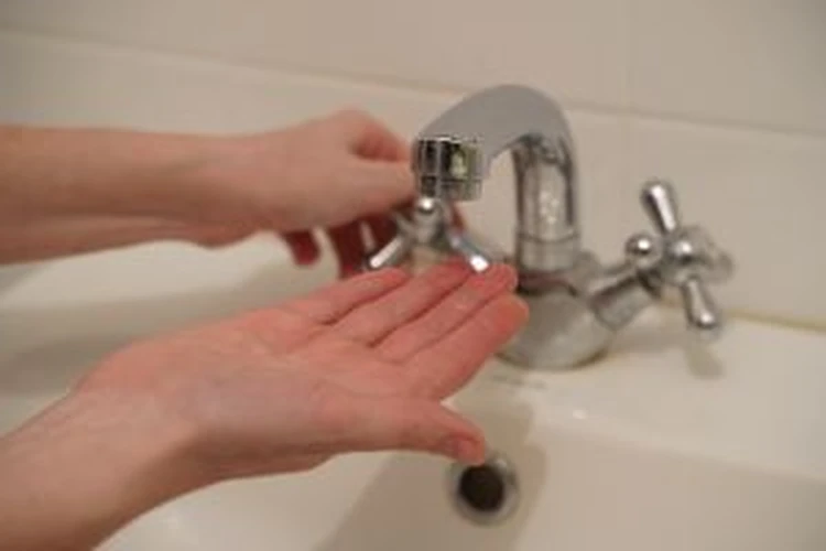 Прорыв в котельной оставил без холодной воды целый город на Сахалине