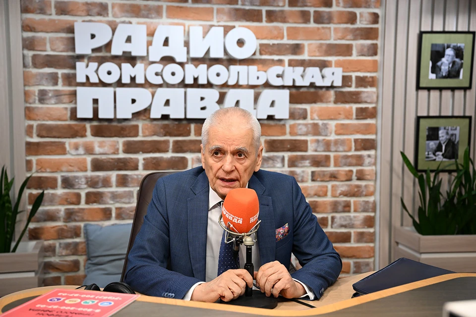 Академик РАН, экс-главгоссанврач РФ, доктор медицинских наук Геннадий Онищенко