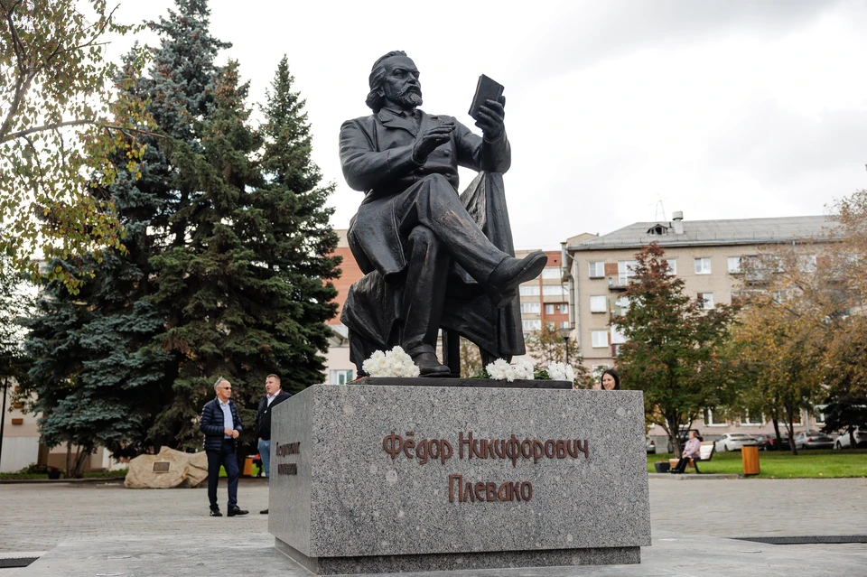 Сейчас на месте "Пробуждения" памятник адвокату Плевако.