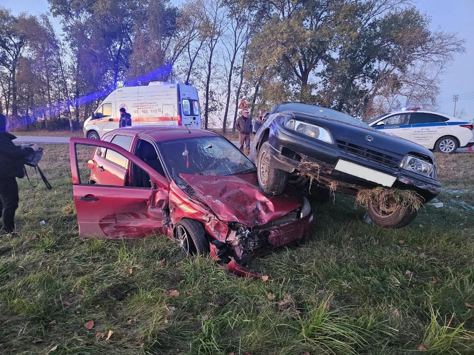 Авария случилась на автодороге Лебедянь – Большой Верх – Яблонево. Фото управления Госавтоинспекции по Липецкой области.