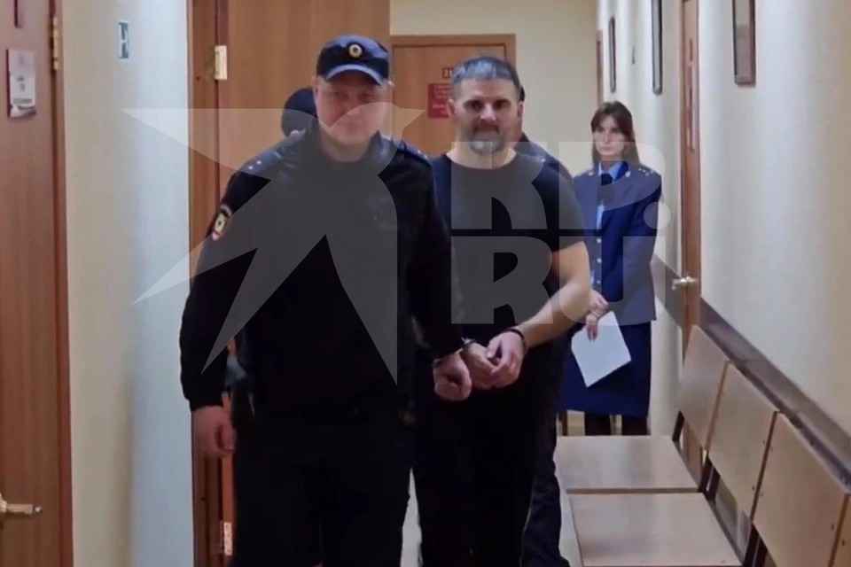 Сам Тарасов в преступлении на сознается.