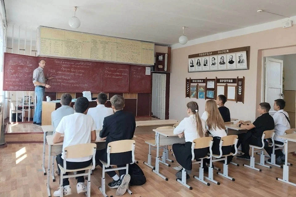 В 2025 году квалификацию повысили более восьми тысяч преподавателей ДНР. Фото: ТГ/Пушилин