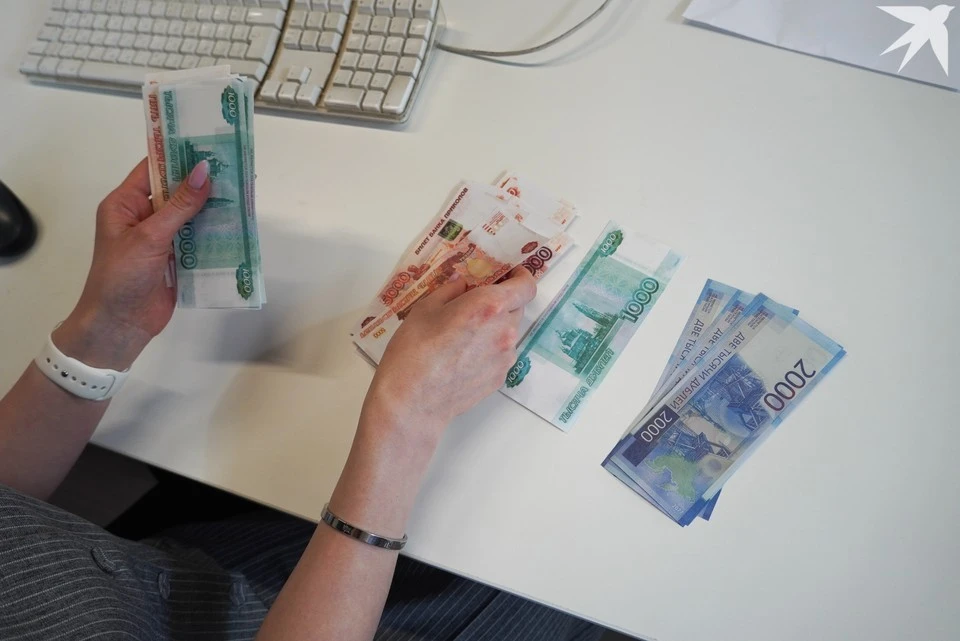 Традиционно, самый большой заработок в сфере «сельское, лесное хозяйство, охота, рыболовство и рыбоводство».