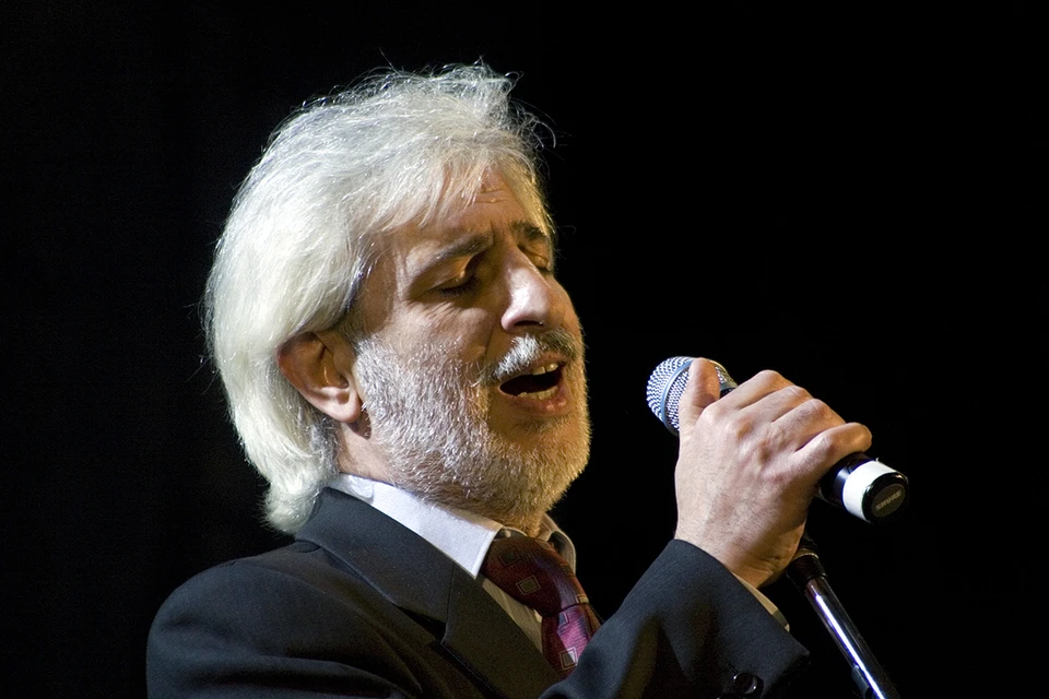 Певец и автор хитов «Молодая» и «Аленка» Ефрем Амирамов умер в больнице