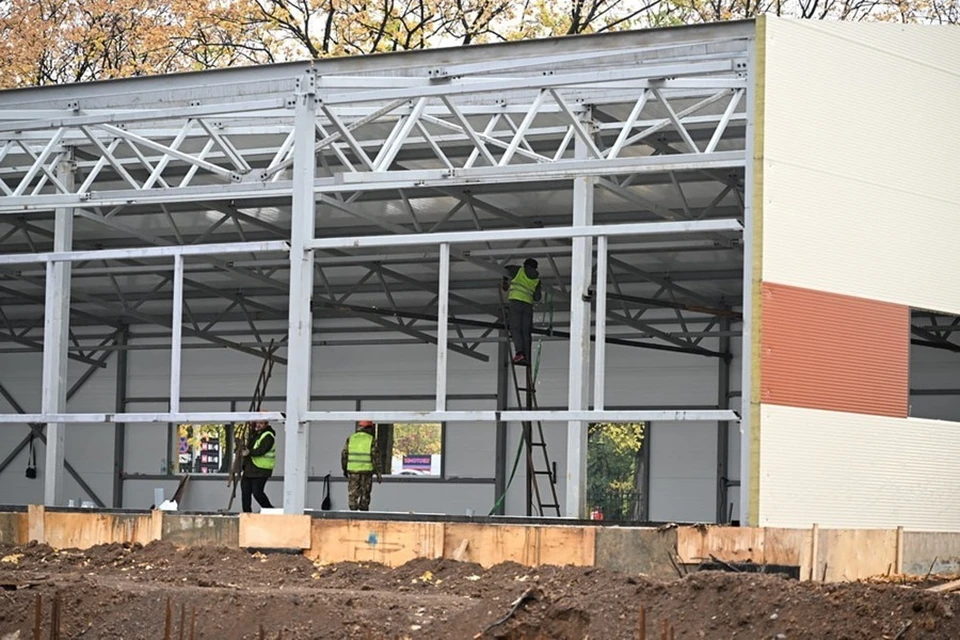 В Донецке строят новое модульное приемное отделение в больнице имени Калинина. Фото: ТГ/Пушилин